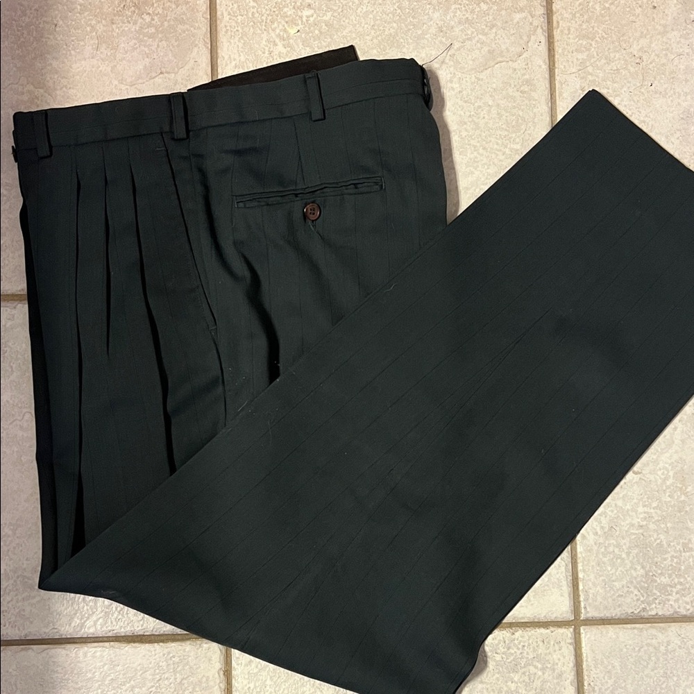 Classic Dark Green Pinstripe Suit 44R - Picture 11 of 15
